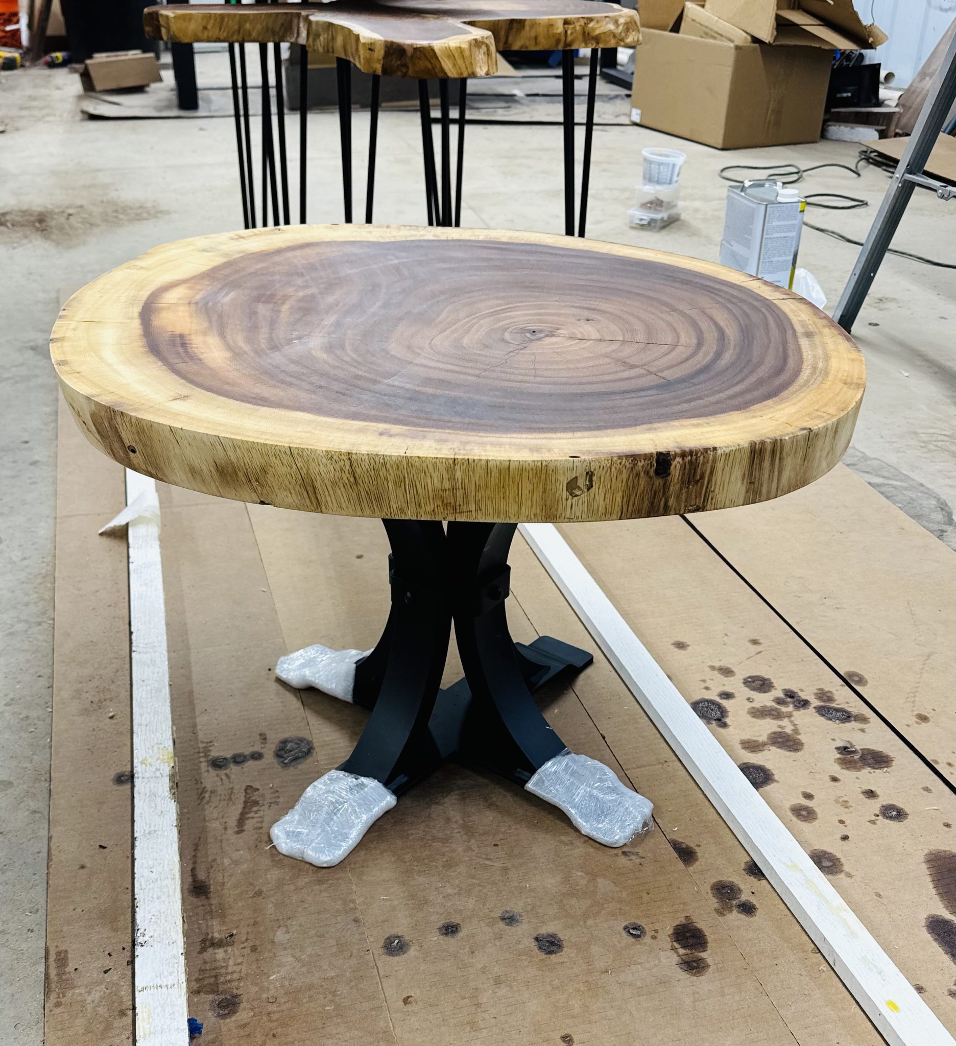Round live edge side table with hairpin legs